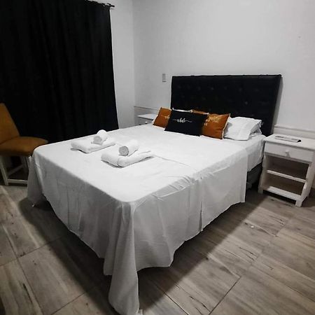 Bed and Breakfast Solano House Termas de Río Hondo Exterior foto